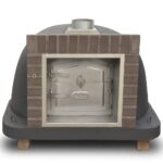Forno a lenha Aveiro isolado com porta de fumeiro inox e acabamento cinza, ideal para cozinhas exteriores e zonas de lazer