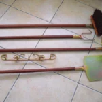 Conjunto utensílios para forno com cabo em madeira