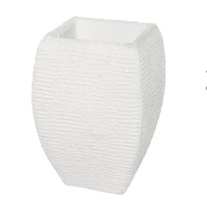 Descubra o vaso quadrado em betão com acabamento riscado, disponível em branco natural, branco pintado, preto e vermelho. Ideal para interior e exterior. Entrega até 10 dias úteis.